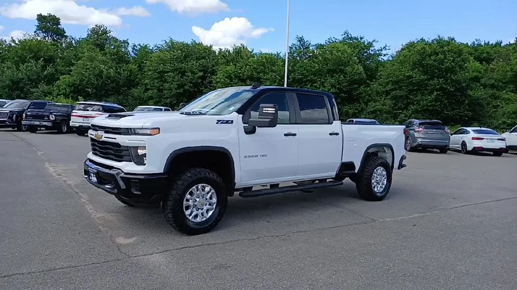 Used 2024 White Chevrolet Custom image 4