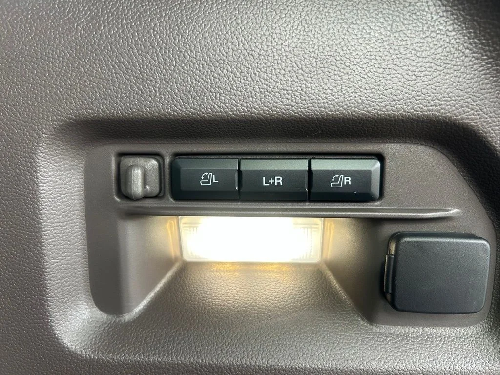 Used 2022 White Ford Platinum image 24