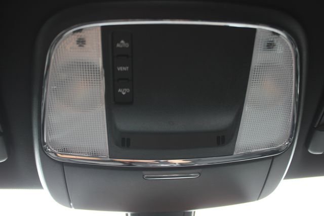 Used 2023 Silver Dodge SXT image 11