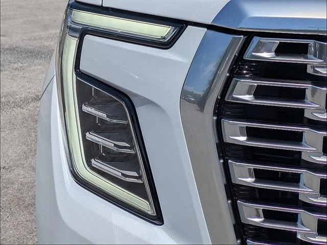 2026 GMC Yukon XL Denali - Photo 10