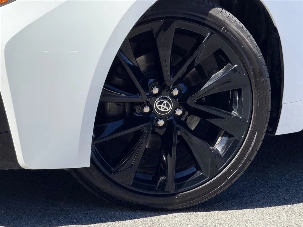 Used 2022 White Toyota SE Nightshade image 29