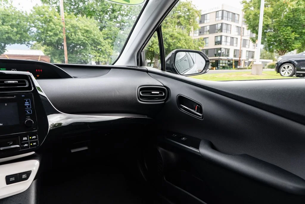 Used 2017 Silver Toyota Two image 10