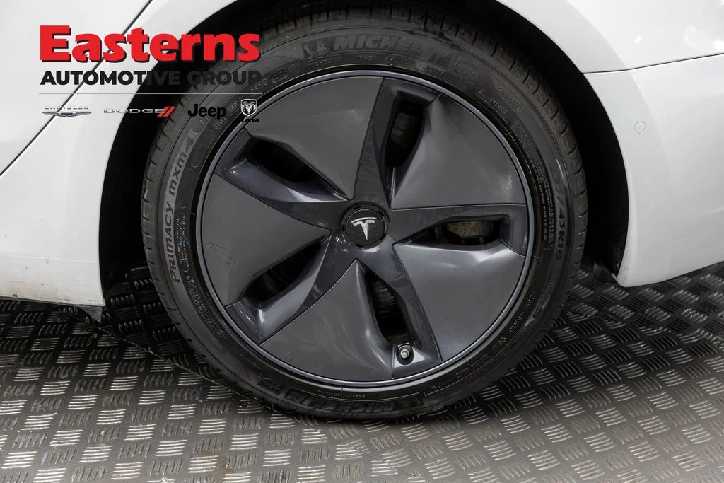 Used 2020 White Tesla Standard image 9