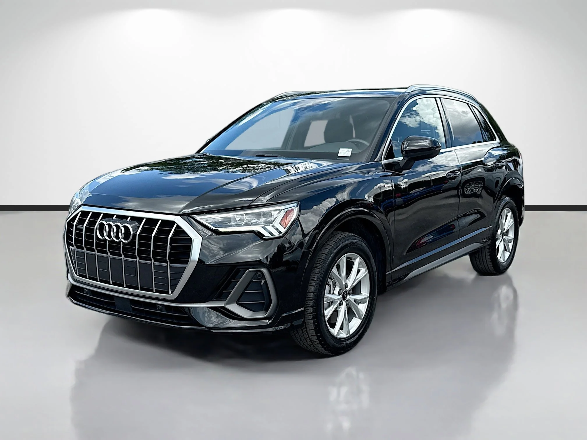 Used 2025 Mythos Black Metallic Audi S line Premium image 7