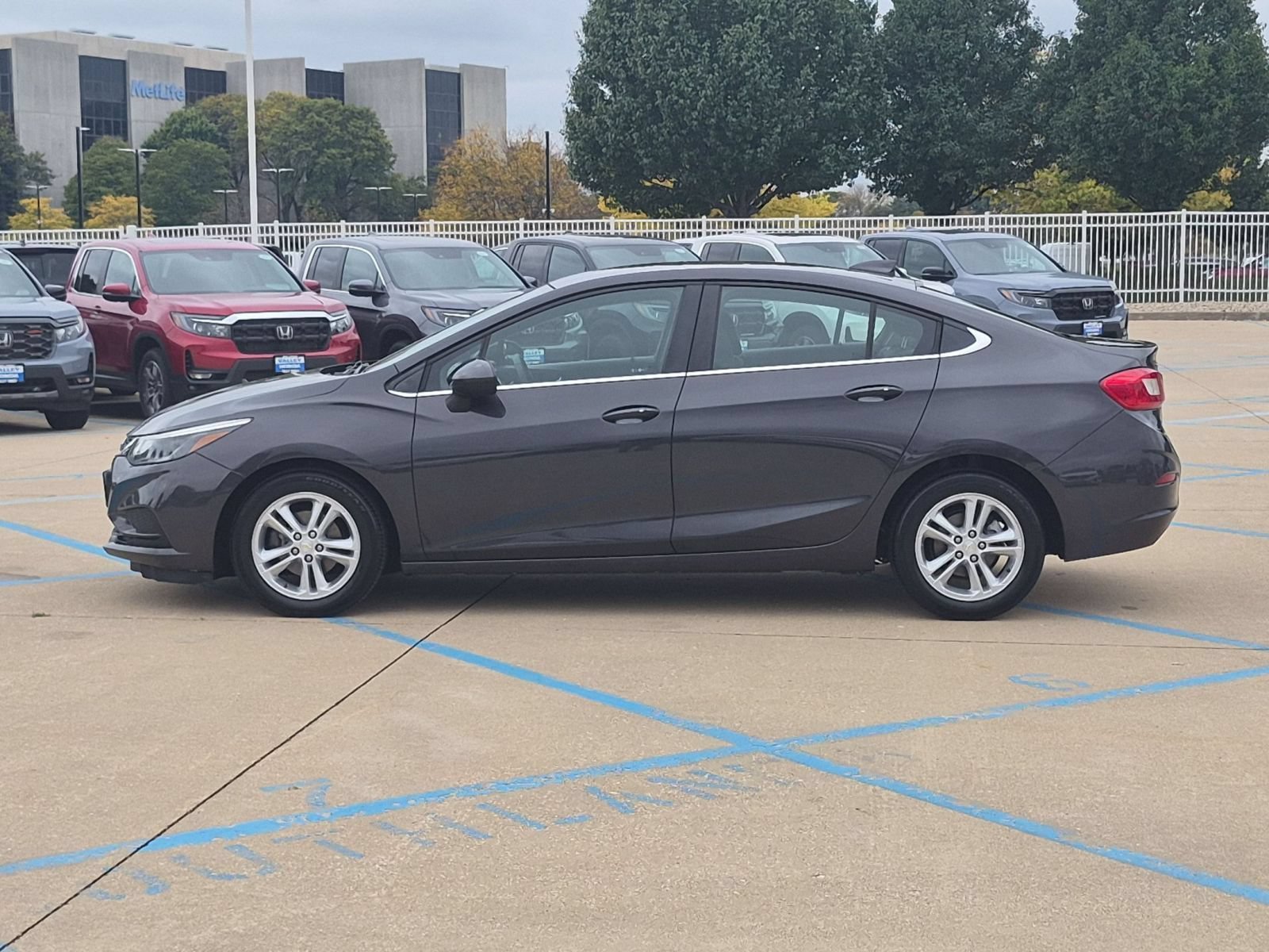 Used 2016 Tungsten Metallic Chevrolet LT image 9