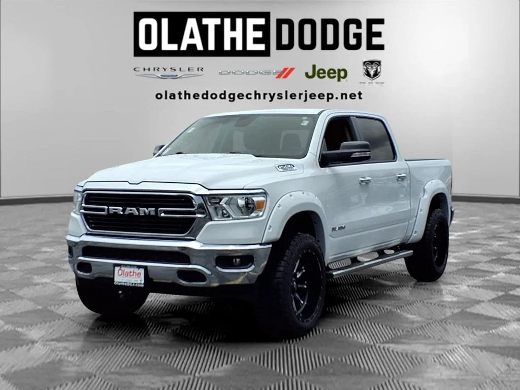 2020 RAM 1500 Big Horn/Lone Star 4x4 Crew Cab 5'7's photo