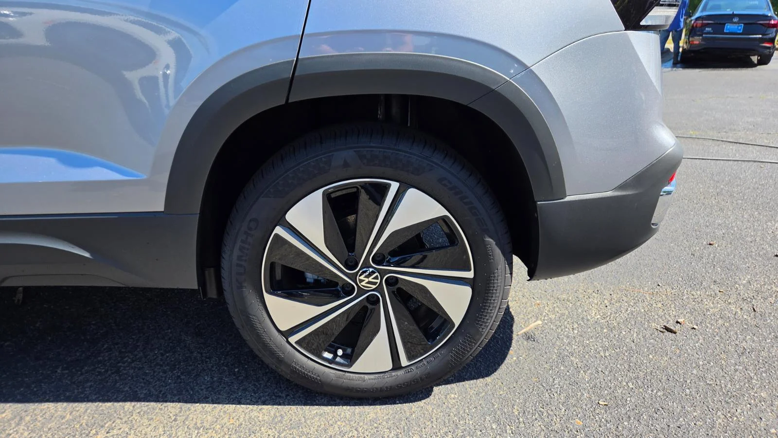 2025 Volkswagen Taos SE - Photo 16