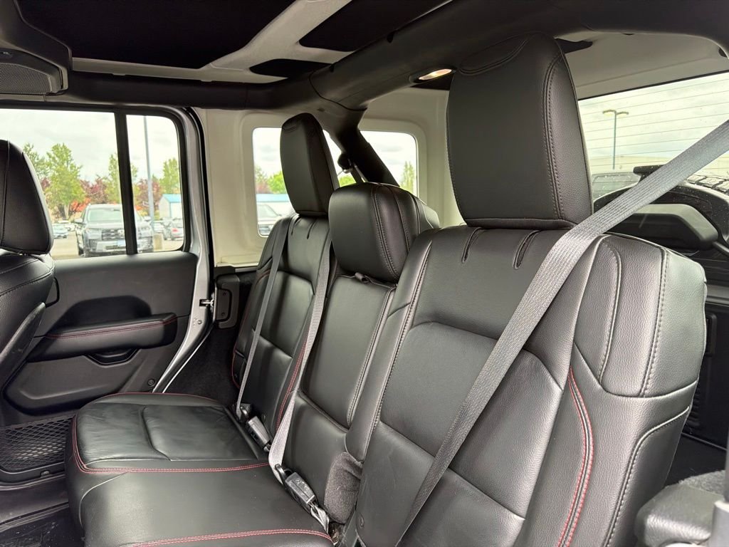 Used 2018 Billet Silver Metallic Clearcoat Jeep Unlimited Rubicon image 32
