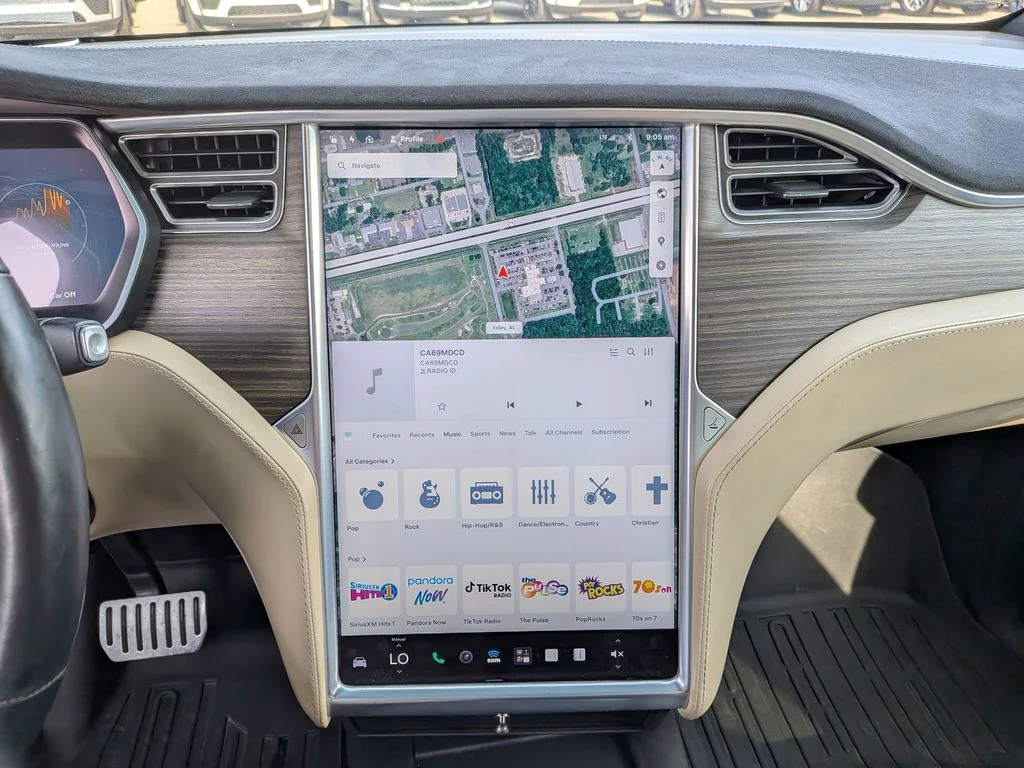 Used 2016 Gray Tesla P90D image 18
