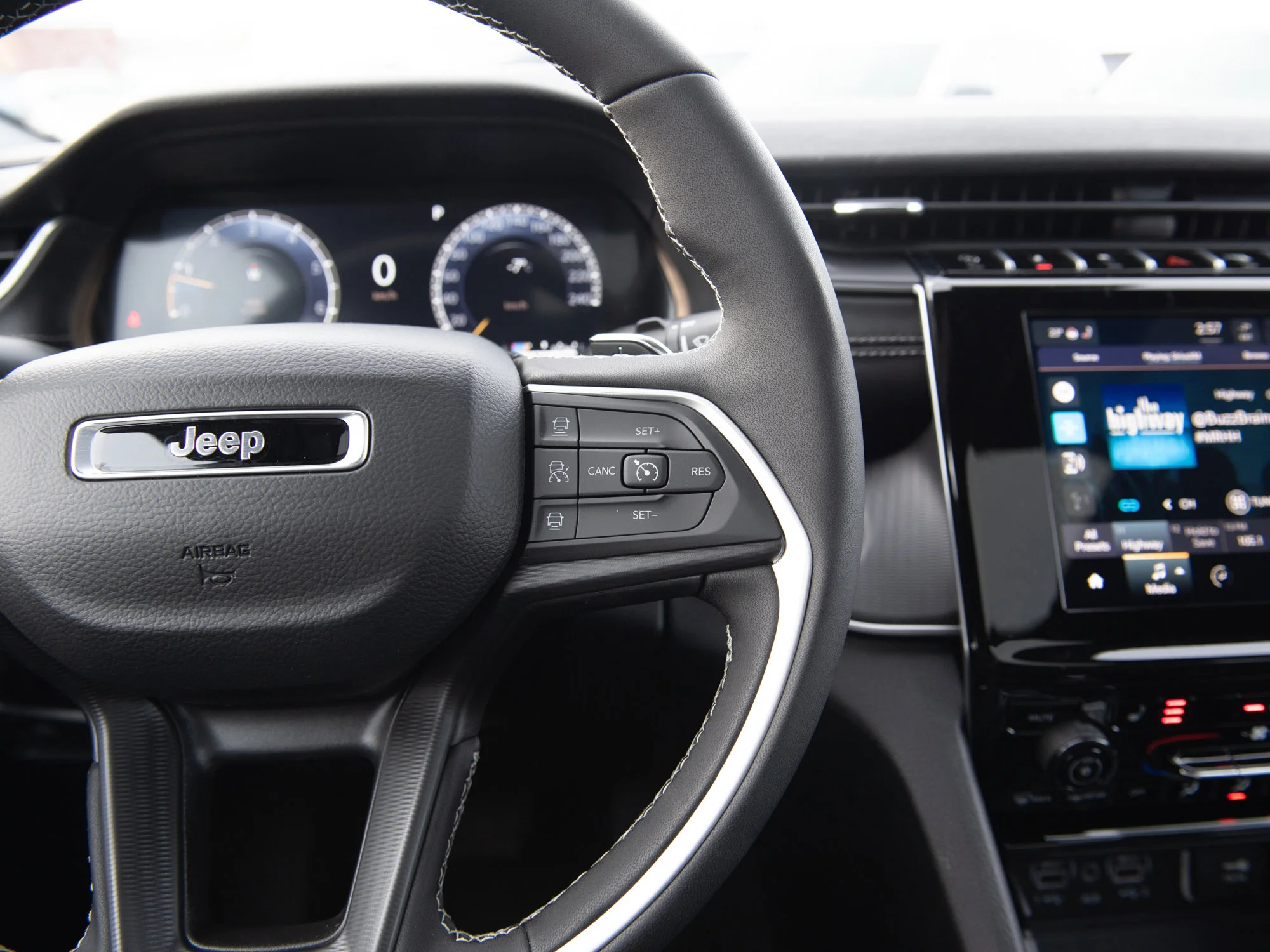 New 2025 Grey Jeep Altitude* image 12