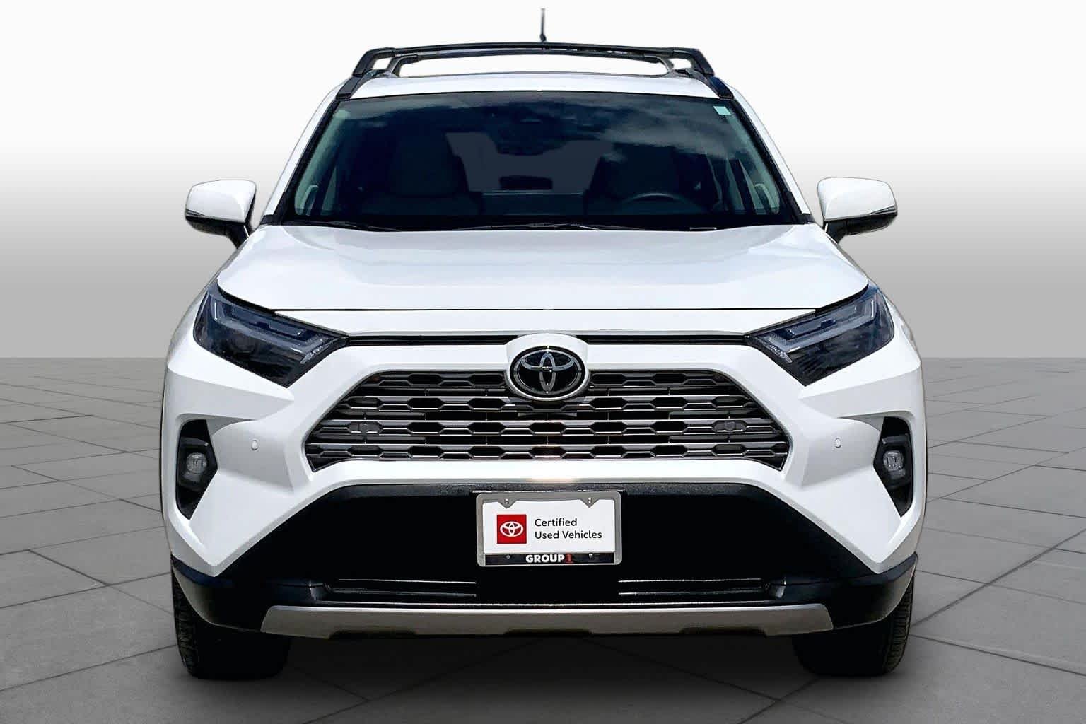 Used 2024 Wind Chill Pearl Toyota Limited image 4