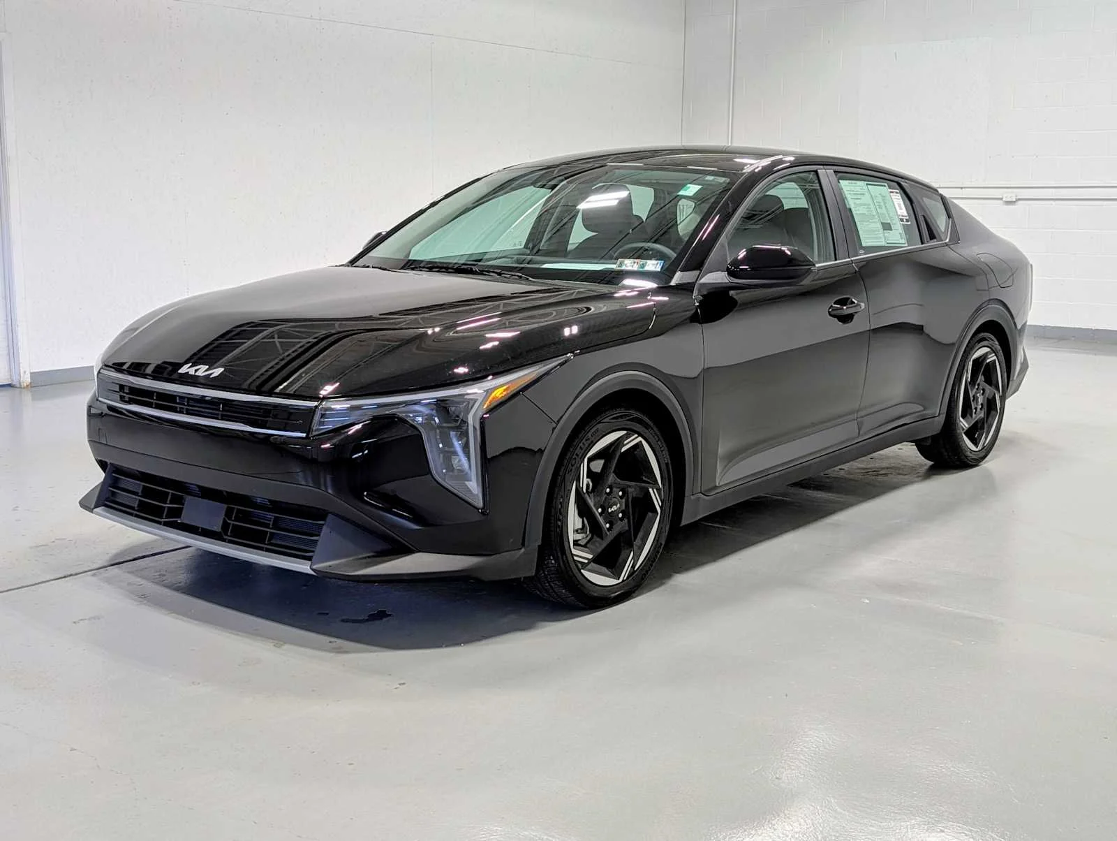 2025 Kia K4 EX AT's photo