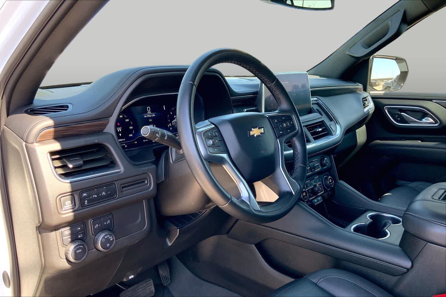 Used 2024 Summit White Chevrolet LT image 18