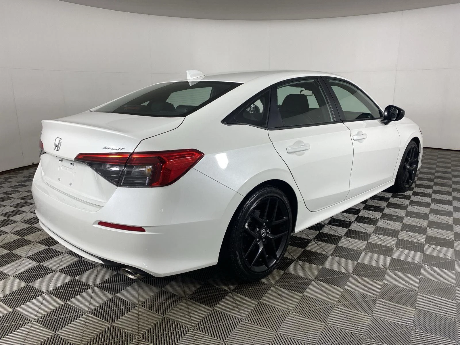Used 2024 Platinum White Pearl Honda Sport image 7