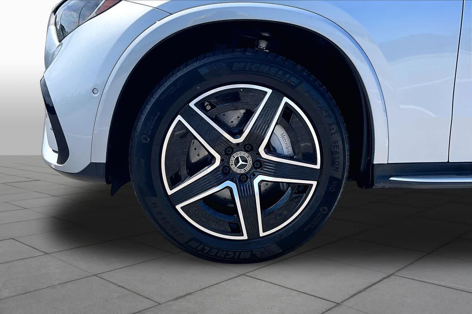Used 2024 Cirrus Silver Metallic Mercedes-Benz GLC 300 image 10