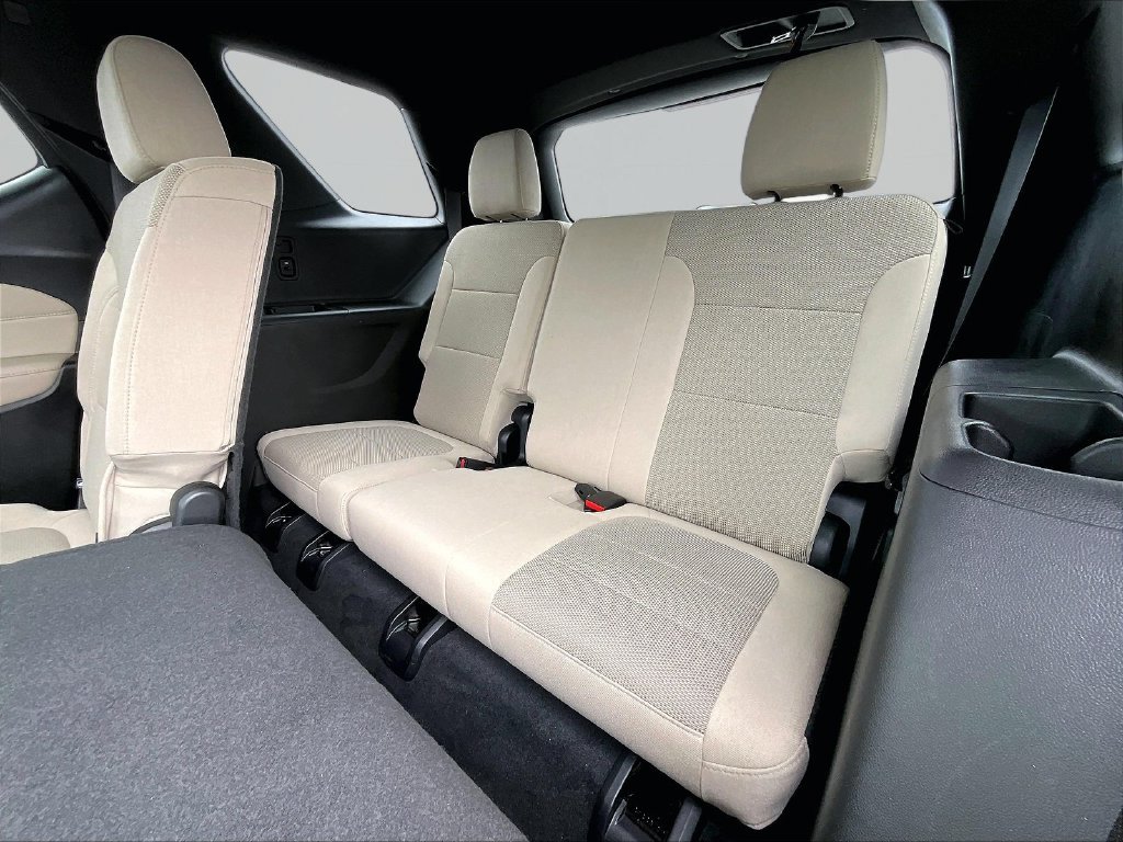 Used 2023 Black Chevrolet LS image 17