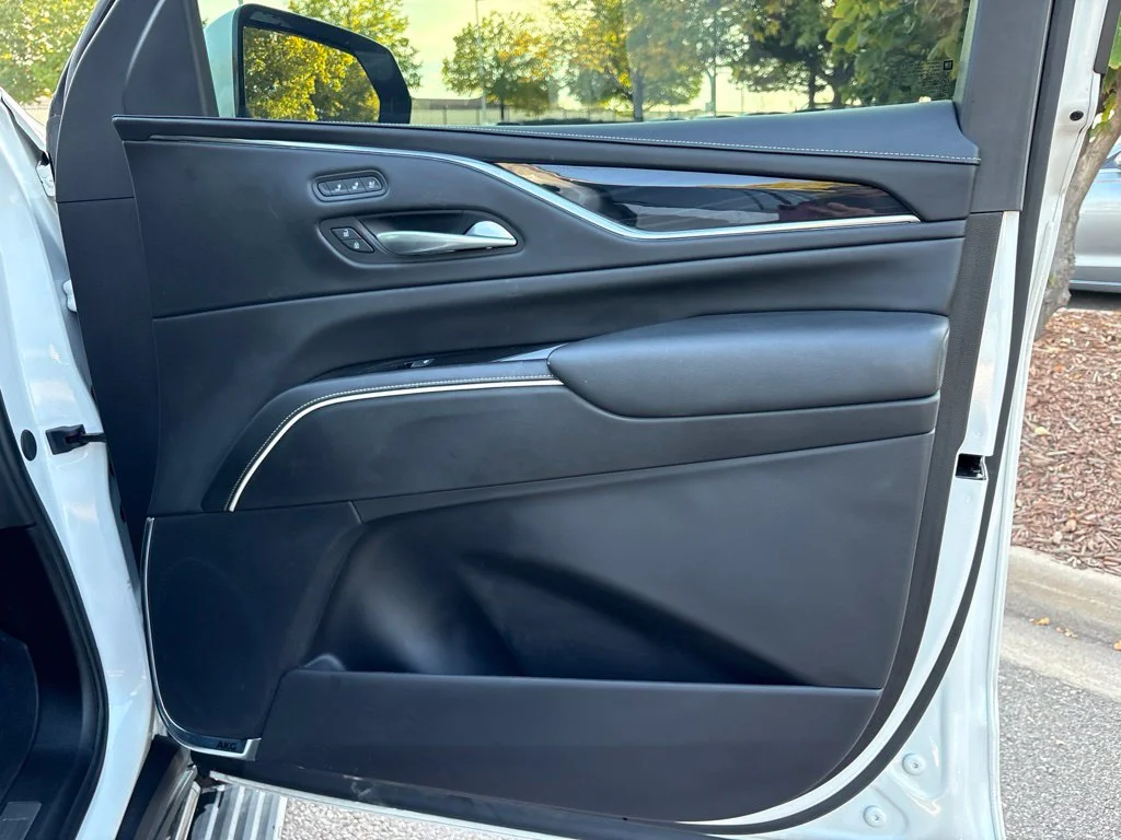 Used 2024 White Cadillac V-Series image 29