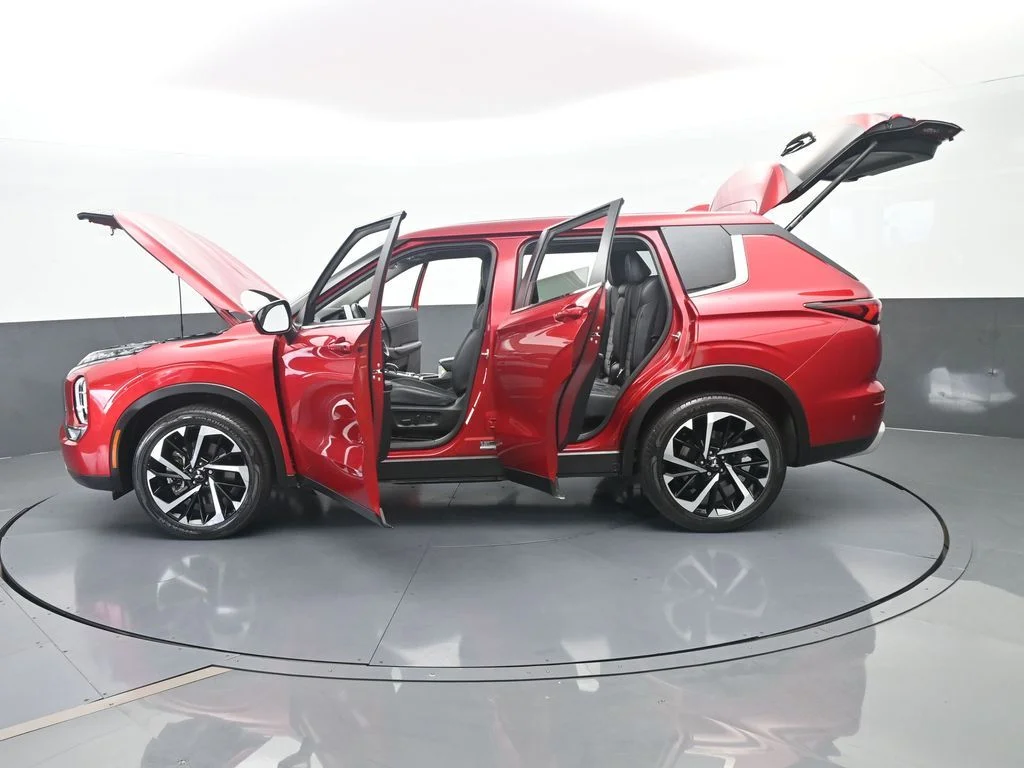 Used 2024 Red Mitsubishi SE Black Edition image 68