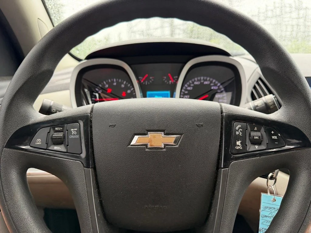 Used 2014 Gray Chevrolet LS image 29