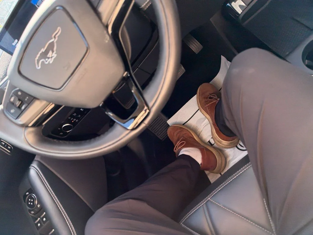 Used 2023 White Metallic Ford Select image 14