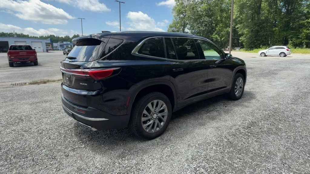 Used 2025 Black Buick Preferred image 8