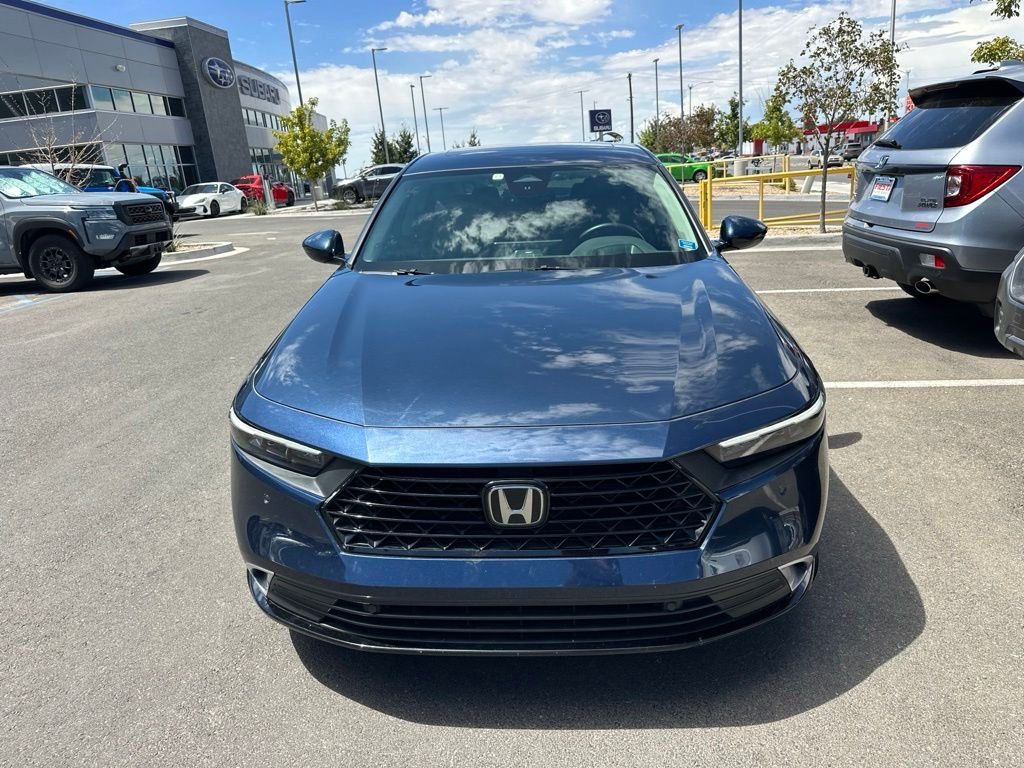 Used 2024  Honda Touring image 2