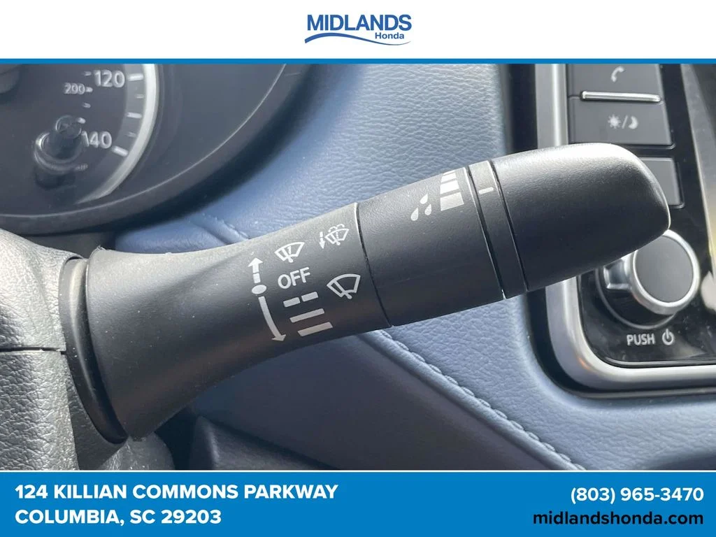 2025 Nissan Versa Sedan SV - Photo 24