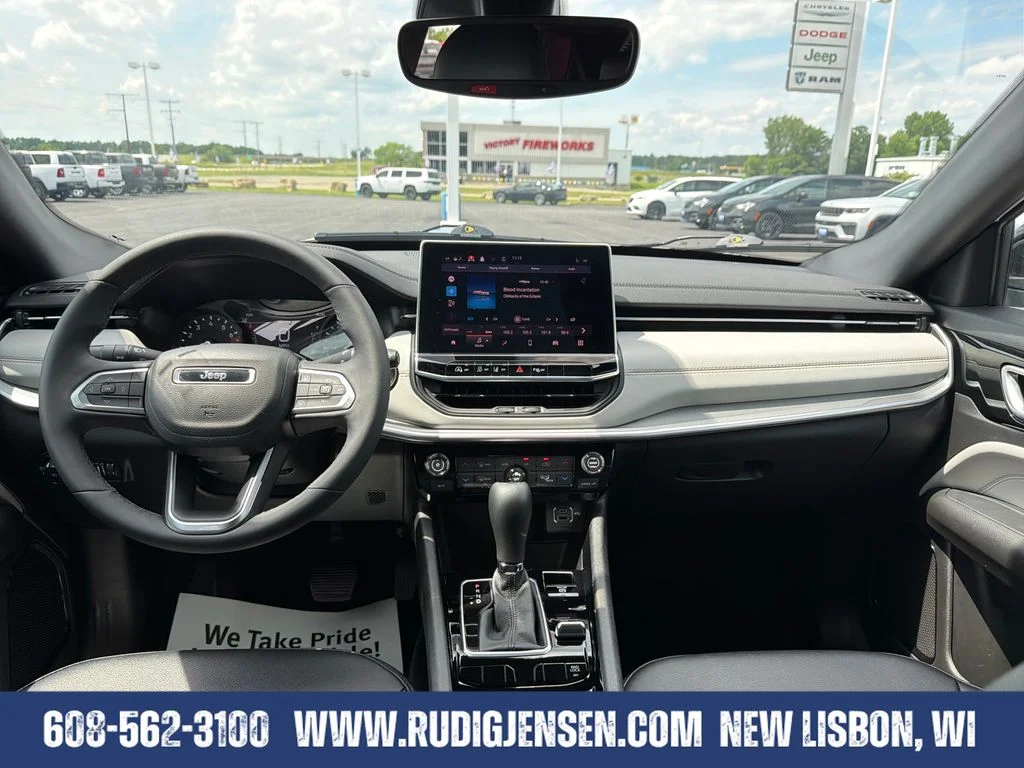 Used 2025 White Jeep Limited image 12