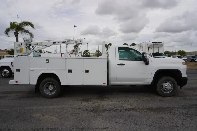 New 2024 Summit White Chevrolet Work Truck image 4