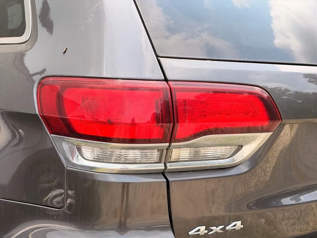 Used 2020 Gray Jeep Limited image 14