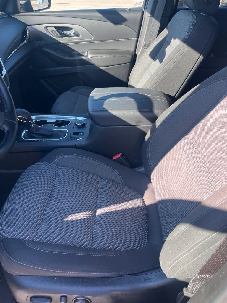 Used 2023 MOSAIC BLACK METALLIC Chevrolet LT Cloth image 6