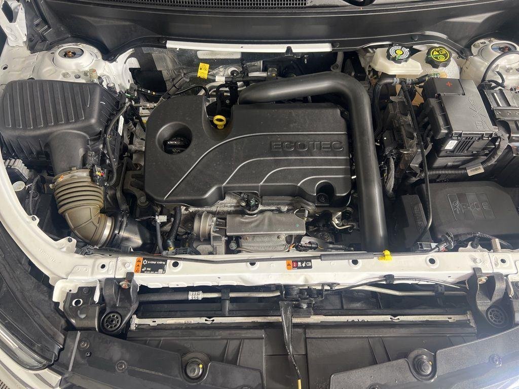 Used 2024 Pearl Chevrolet LT image 36