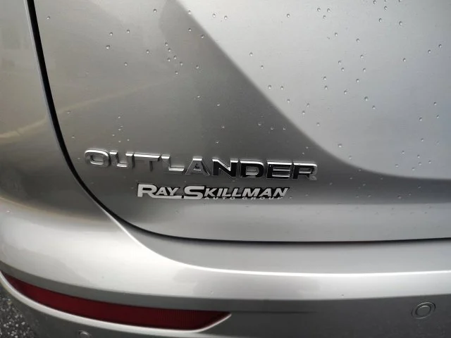 Used 2024 Silver Mitsubishi SEL image 37