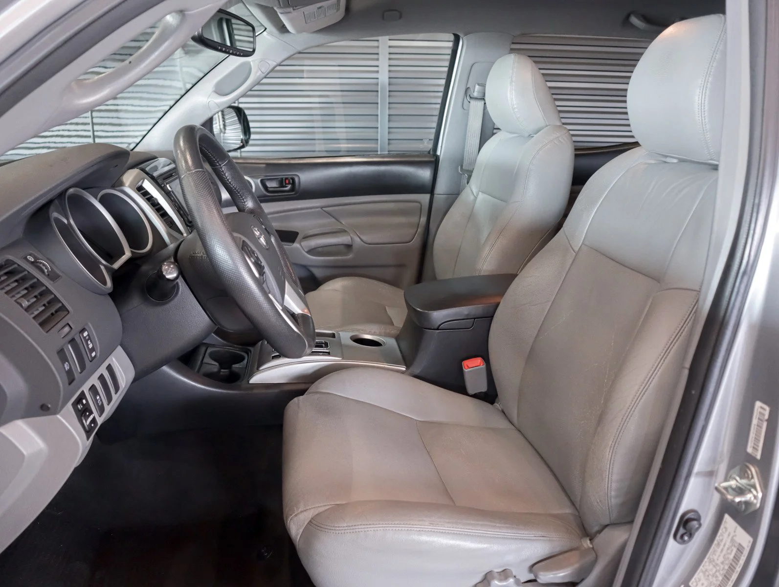 Used 2015  Toyota PreRunner image 5