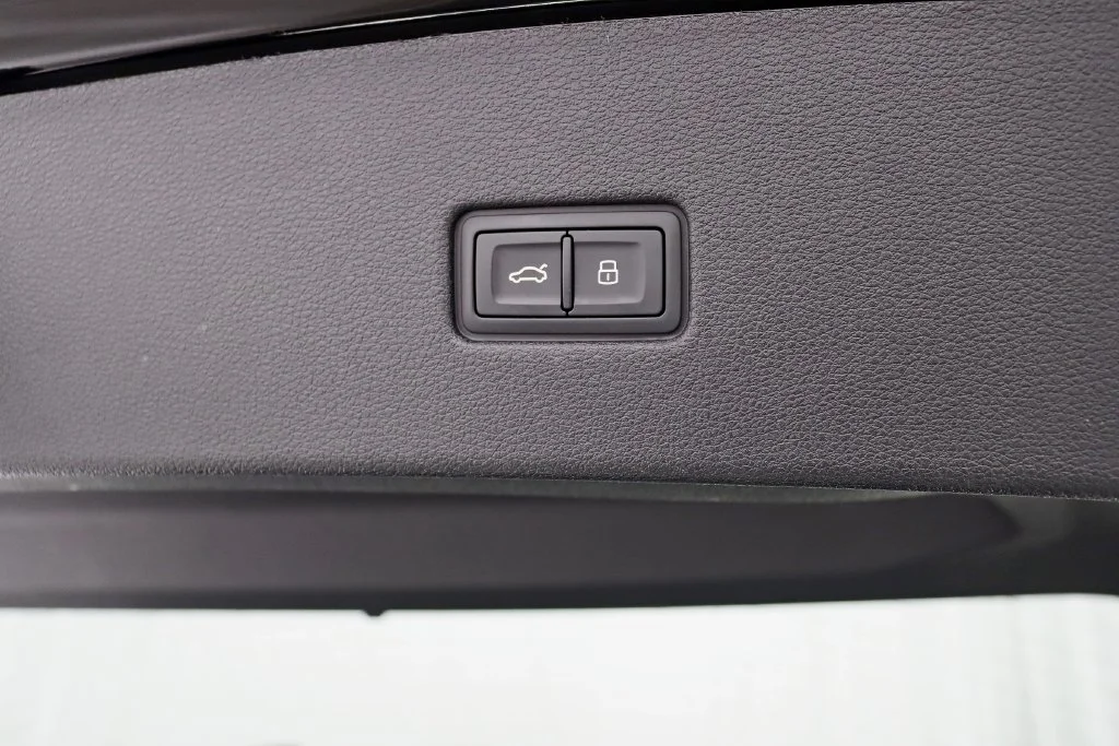 Used 2026 Black Audi 4.0T image 43