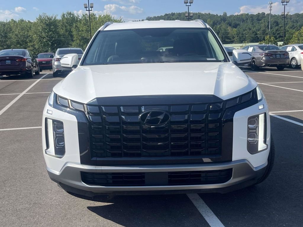 Used 2025 White Hyundai SEL image 7
