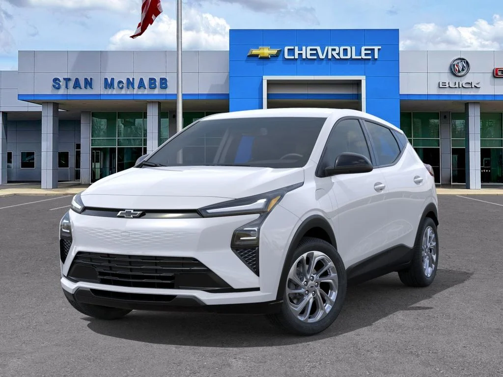 New 2027 Summit White Chevrolet LT image 6