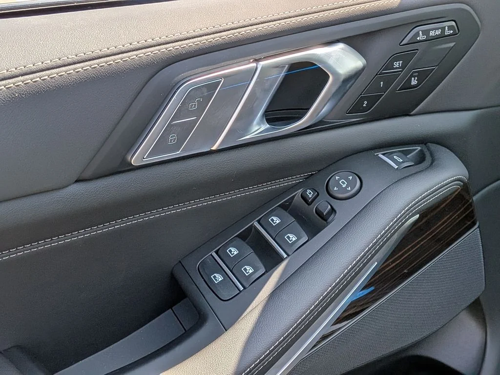 New 2026 Black BMW xDrive40i image 15