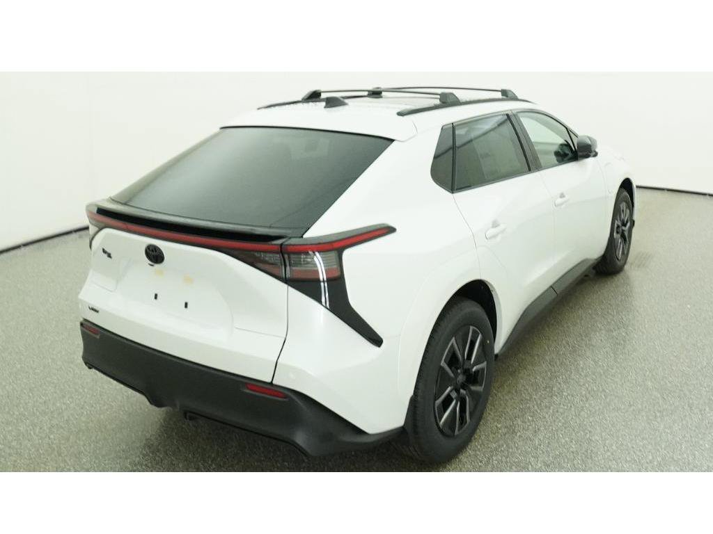New 2026 Wind Chill Pearl Toyota XLE image 8