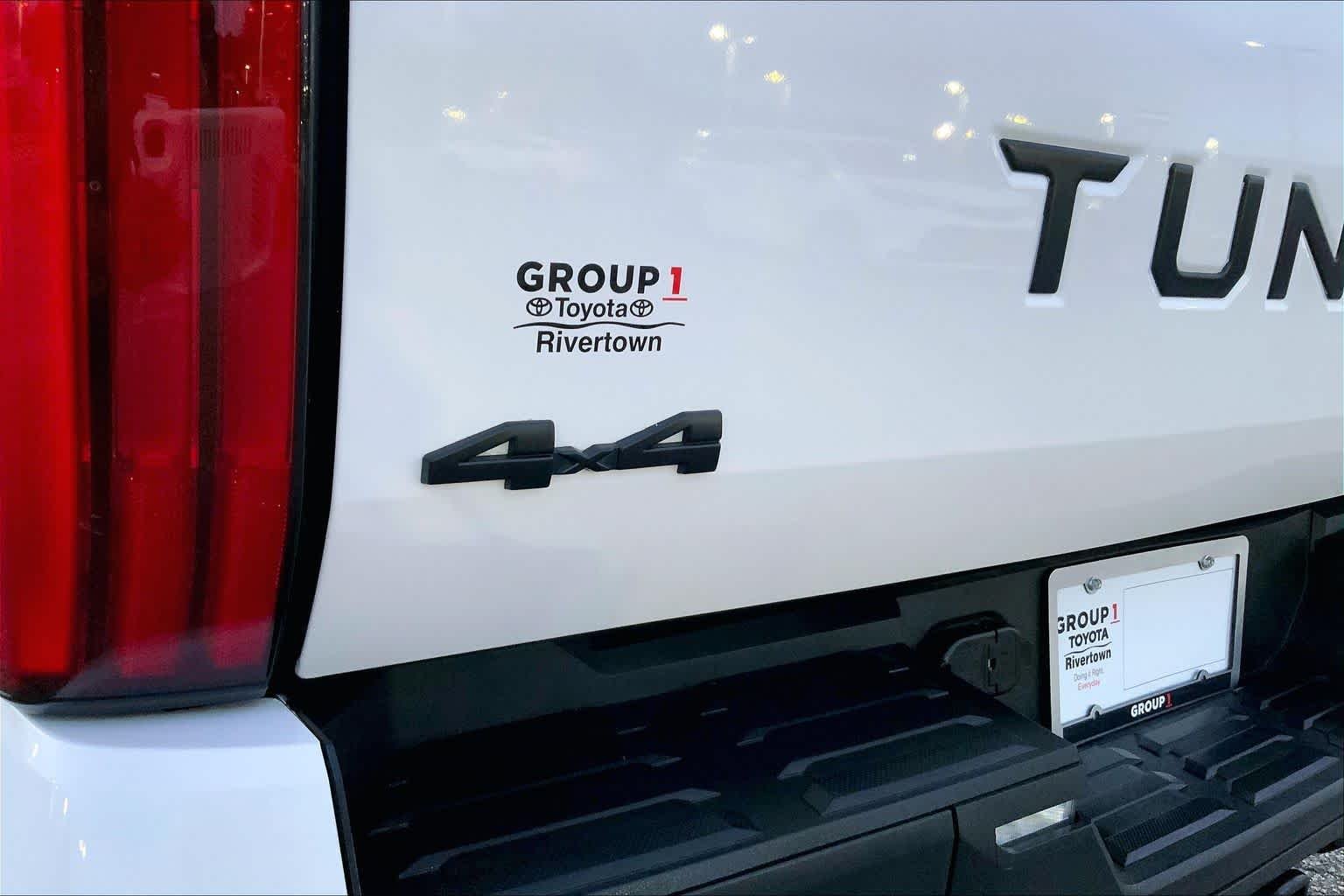 Used 2023 Ice Cap Toyota SR5 image 28