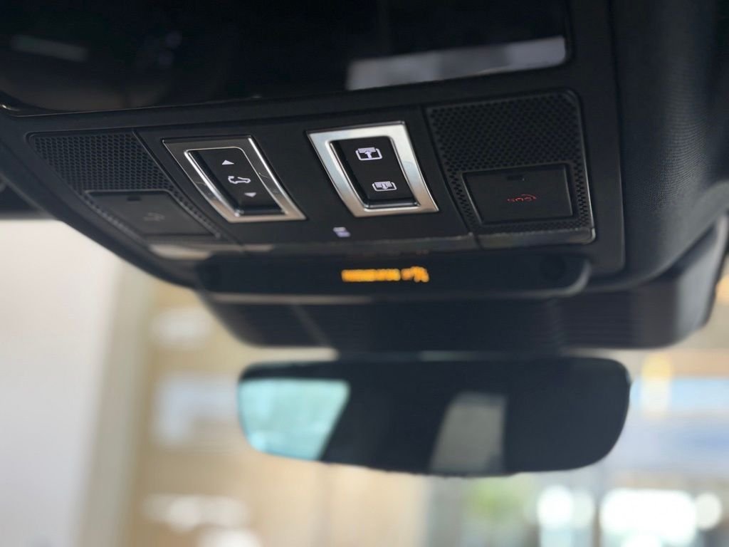 New 2026 Arroios Grey Land Rover S image 11