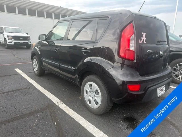 Used 2013 Shadow Pearl Metallic Kia Base image 6
