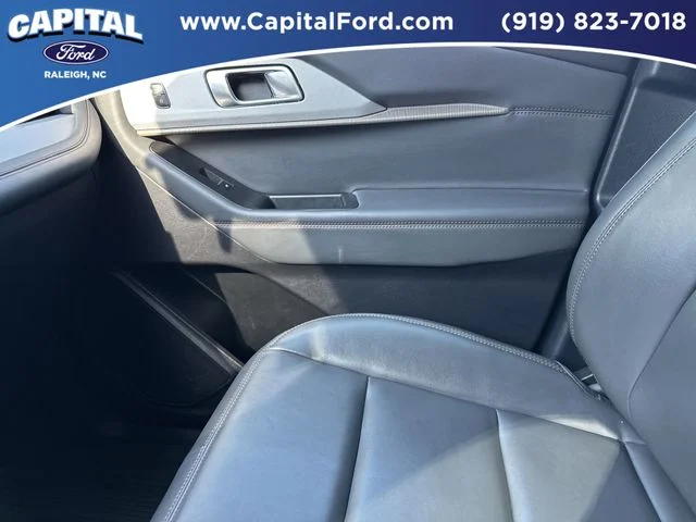 Used 2025 White Ford Active image 28