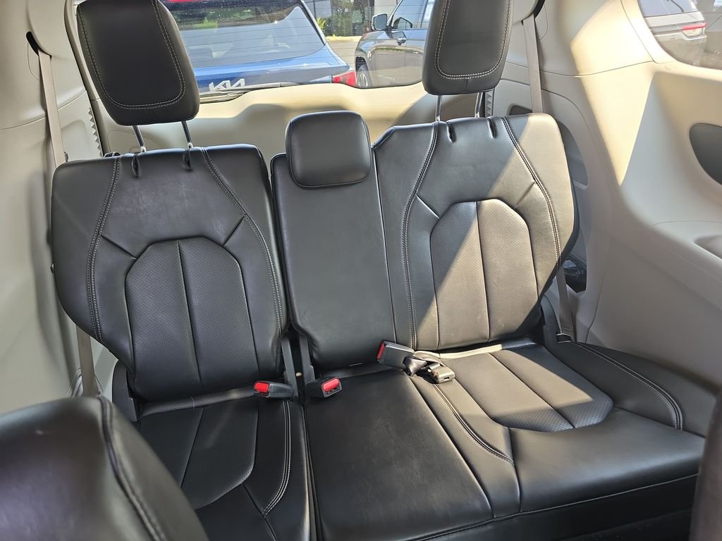 Used 2023 Silver Chrysler Touring L image 23