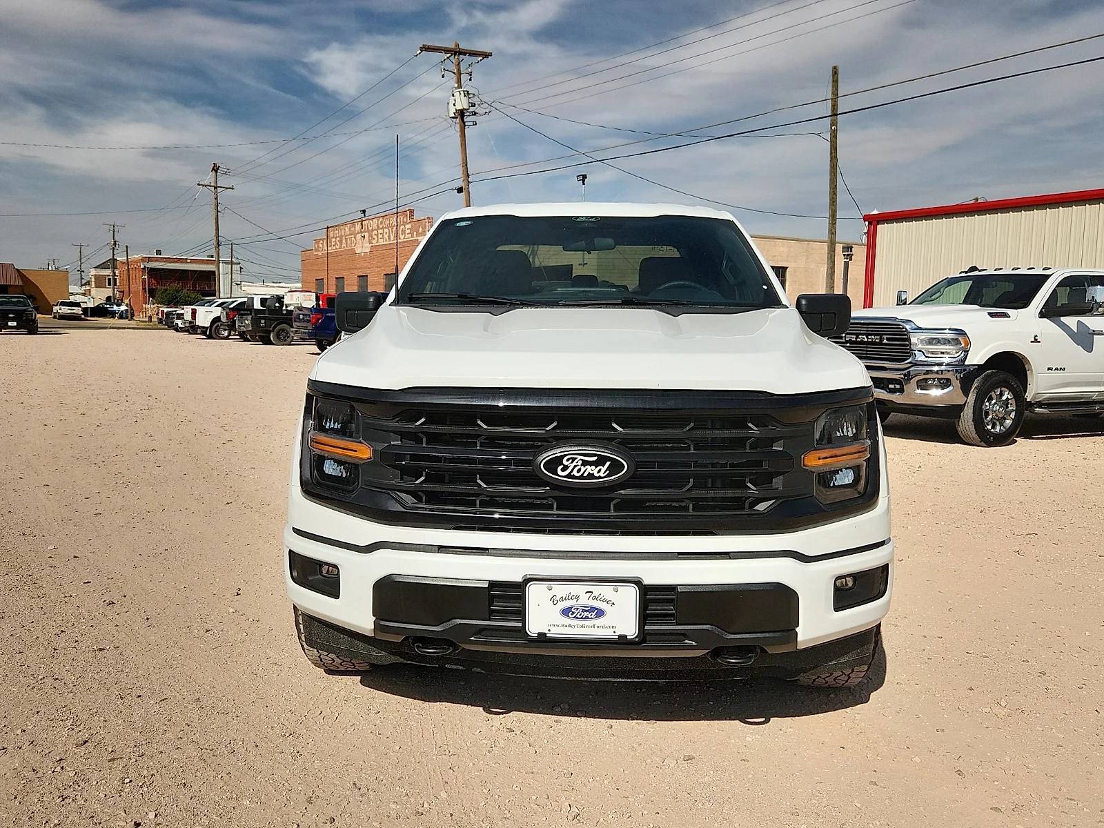 New 2026 Oxford White Ford XLT image 2
