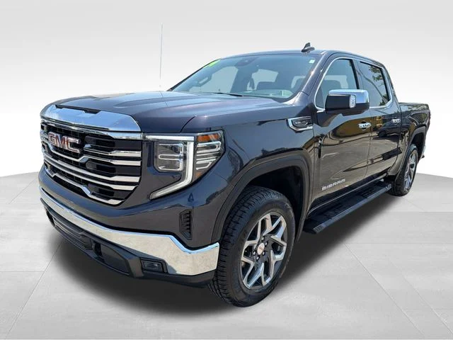 Used 2024 Silver GMC SLT image 3