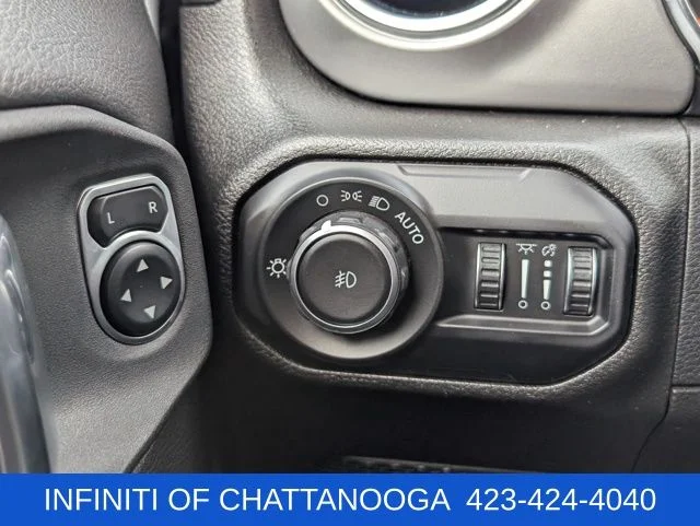 Used 2021 Silver Jeep Unlimited Sahara image 26