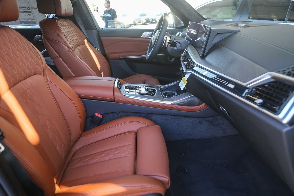 New 2027 Dravit Grey Metallic BMW M60i image 13