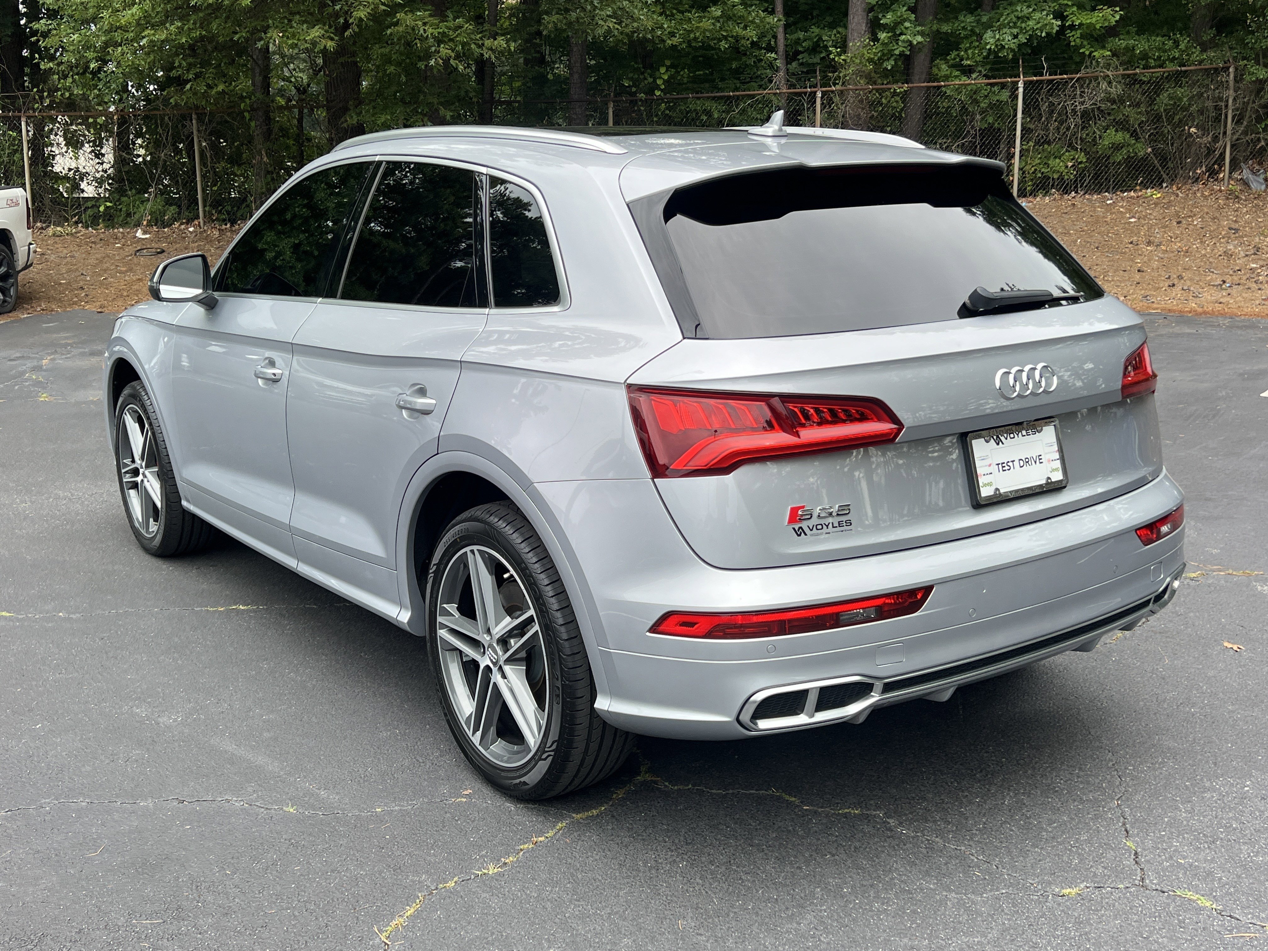 Used 2019 Florett Silver Metallic Audi Premium Plus image 6