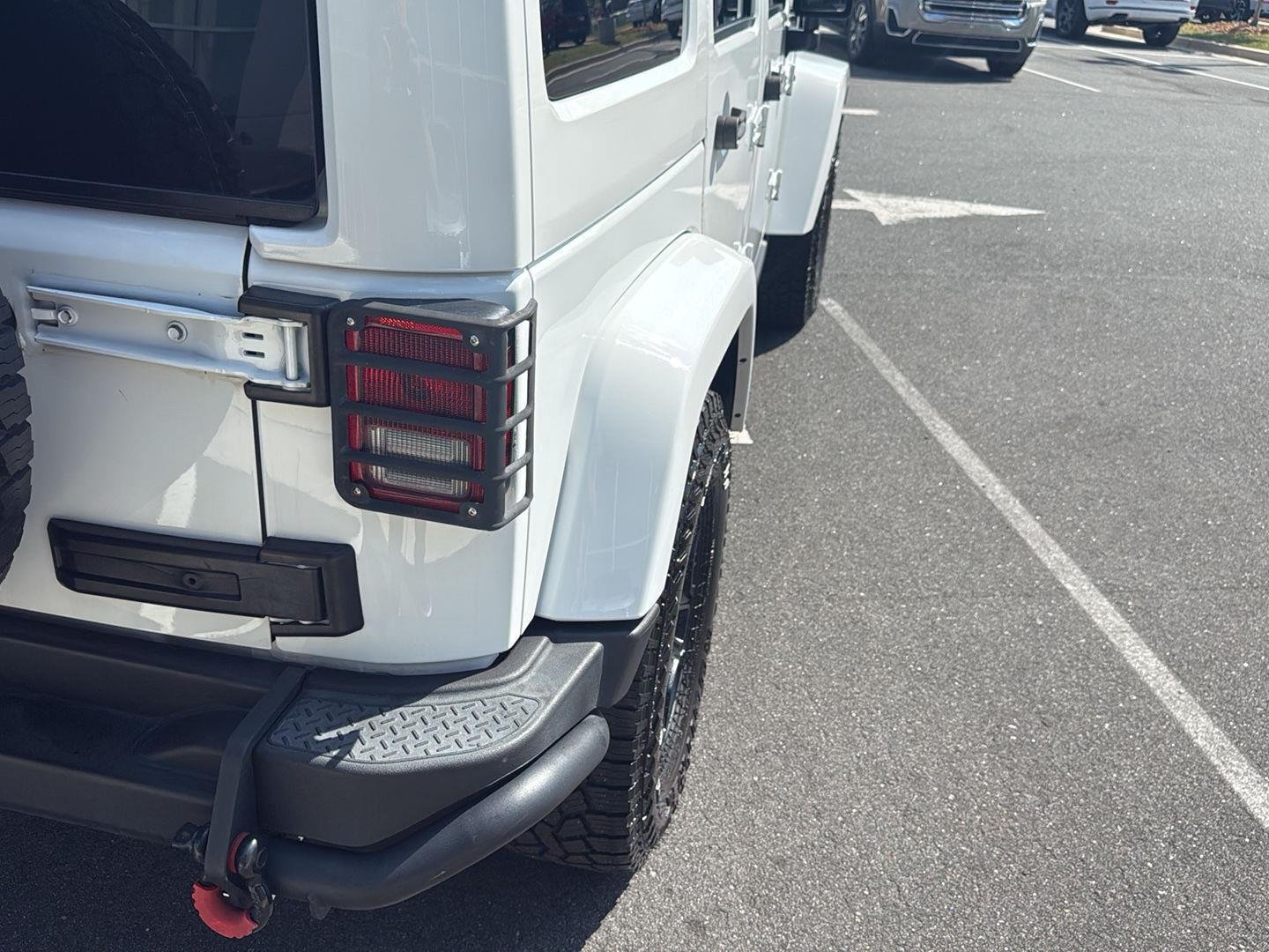 Used 2016 Bright White Clearcoat Jeep Backcountry image 10